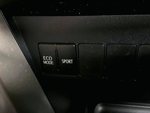 Used 2015 Toyota RAV4 LE image 37