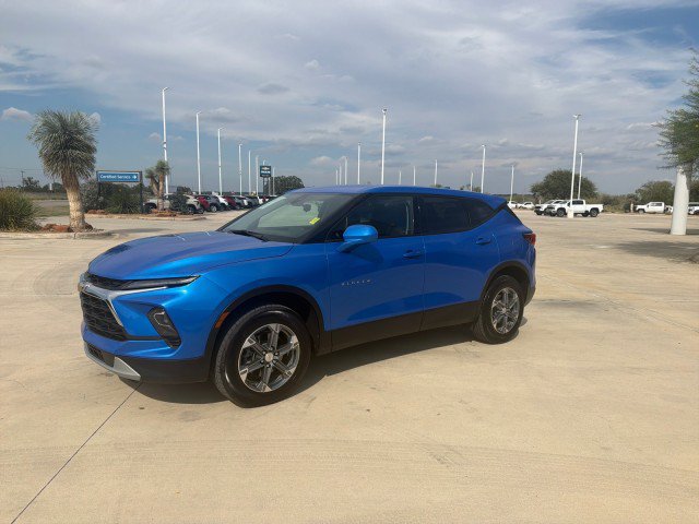 Used 2024 Chevrolet Blazer LT FWD image 3