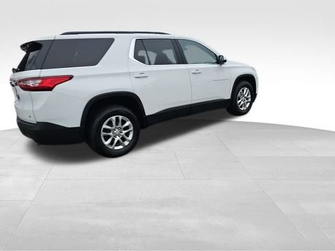 Used 2021 Chevrolet Traverse LT image 25