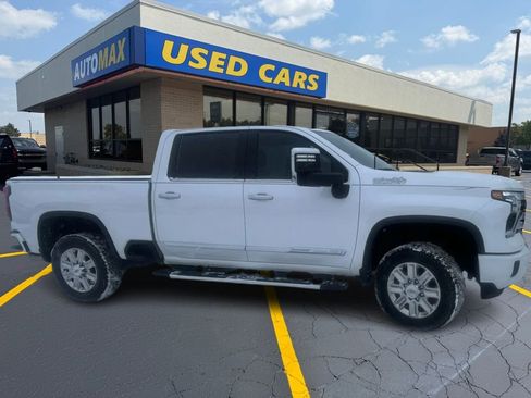 Used 2024 Chevrolet Silverado 2500 High Country w/ Technology Package image 4