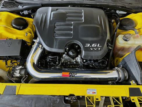 Used 2018 Dodge Challenger SXT image 28