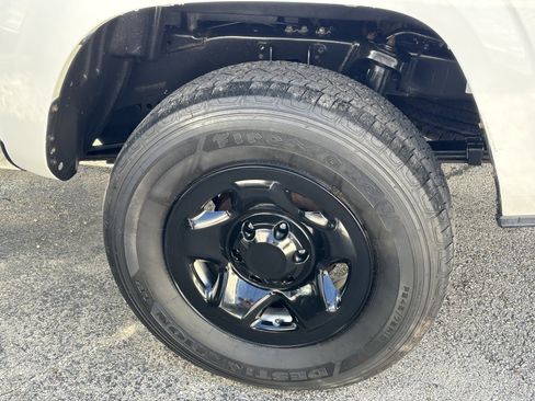 Used 2021 Toyota Tacoma SR image 11