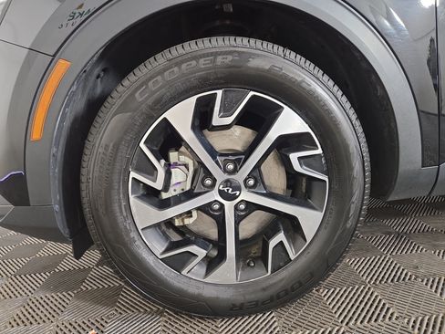 Used 2024 Kia Sportage EX FWD image 33