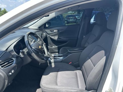 Used 2018 Chevrolet Malibu LT image 9