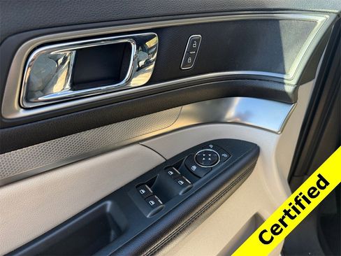 Used 2018 Ford Explorer XLT w/ Equipment Group 202A image 18
