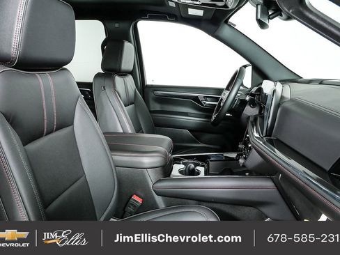 Used 2025 Chevrolet Suburban RST w/ Comfort Package image 25