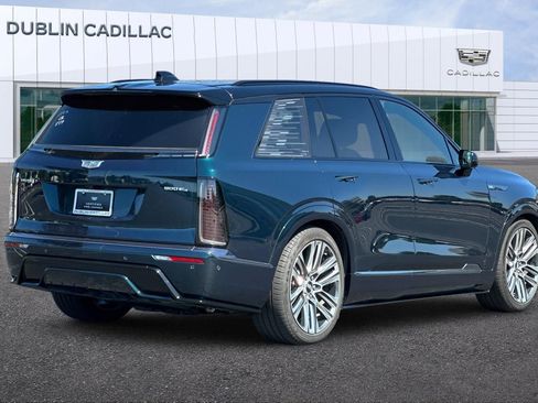 Certified 2026 Cadillac Vistiq Platinum w/ LPO, Floor Liner Package AWD/4WD image 4