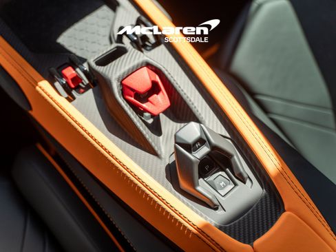 Used 2024 Lamborghini Revuelto AWD/4WD image 16