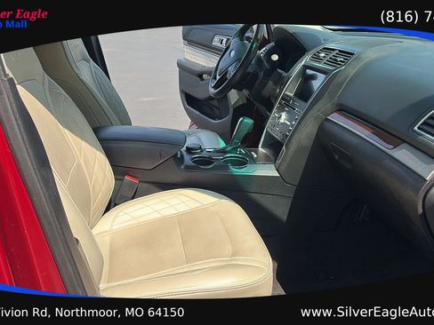 Used 2017 Ford Explorer Platinum AWD/4WD image 14