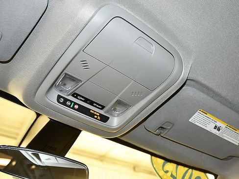 Used 2023 GMC Acadia SLE w/ Driver Convenience Package AWD/4WD image 25