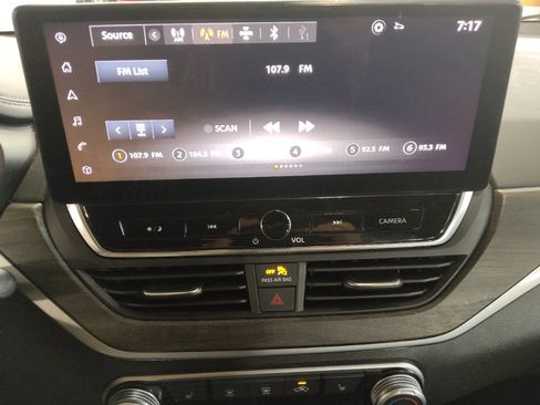 Used 2023 Nissan Altima 2.5 SV w/ SV Premium Package FWD image 25