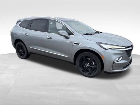 Used 2023 Buick Enclave Essence w/ Experience Buick Package AWD/4WD image 7