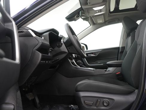 Used 2025 Toyota RAV4 XLE w/ Convenience Package image 23