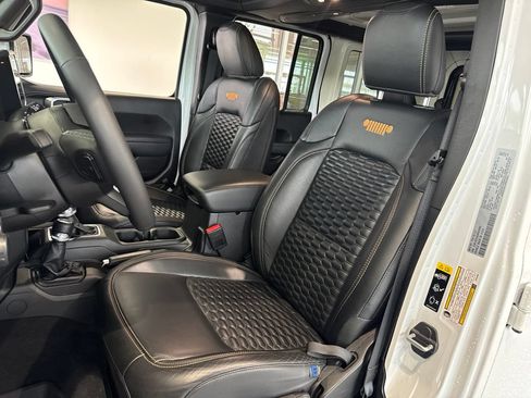Used 2025 Jeep Wrangler Unlimited Sport AWD/4WD image 14