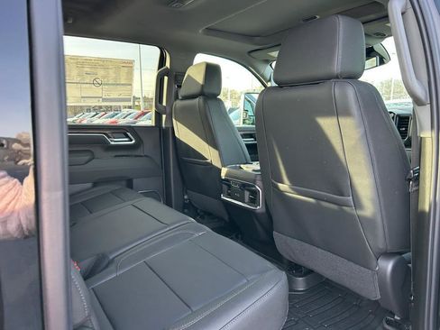 New 2026 GMC Sierra 2500 SLT w/ SLT Premium Package image 17