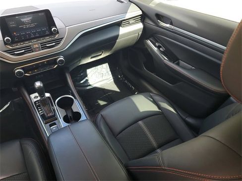 Used 2024 Nissan Altima 2.5 SR image 15