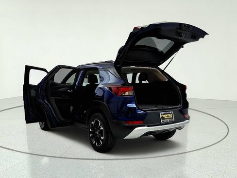 Used 2023 Chevrolet TrailBlazer LT w/ Convenience Package AWD/4WD image 12