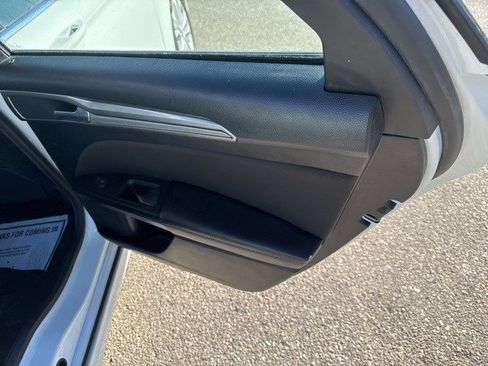 Used 2020 Ford Fusion SE image 15