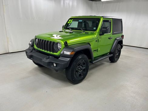 Used 2025 Jeep Wrangler Sport AWD/4WD image 2