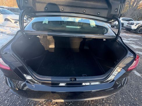 Used 2025 Toyota Camry SE image 28