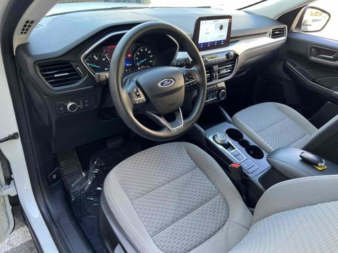 Used 2022 Ford Escape SE FWD image 3