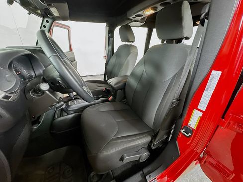 Used 2016 Jeep Wrangler Unlimited Sport w/ Connectivity Group AWD/4WD image 14