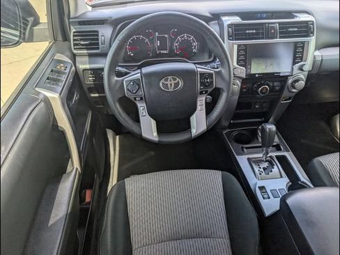 Used 2020 Toyota 4Runner SR5 AWD/4WD image 8