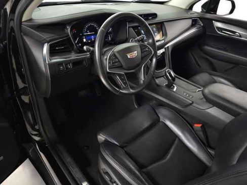 Used 2017 Cadillac XT5 Luxury w/ Driver Awareness Package image 15