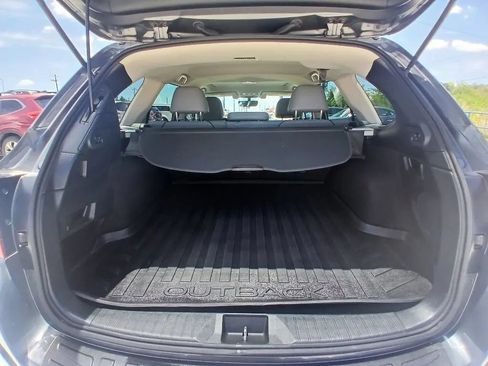 Used 2018 Subaru Outback 2.5i Limited AWD/4WD image 9