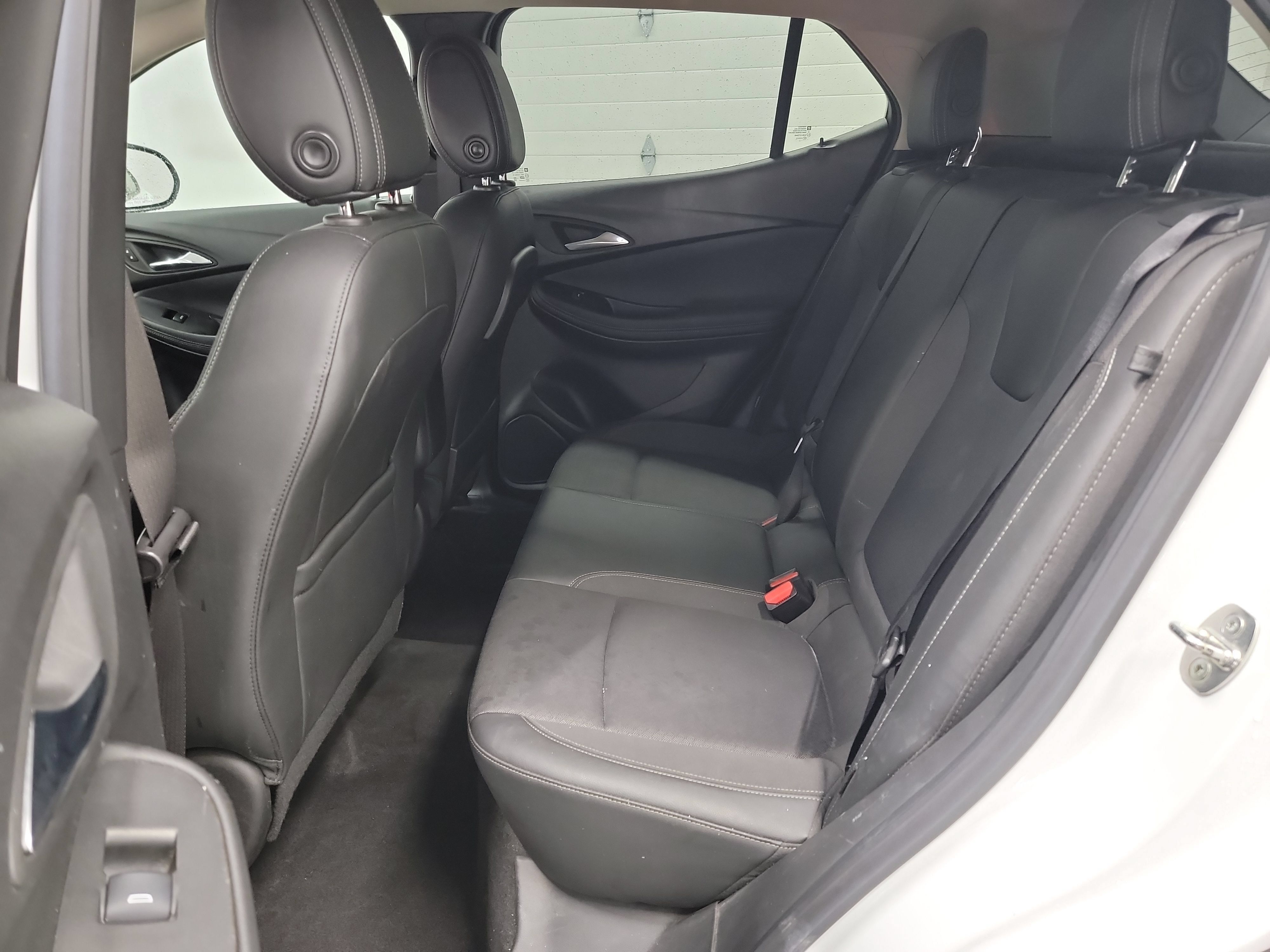 Used 2022 Buick Encore GX Preferred w/ Cold Weather Comfort Package AWD/4WD image 27