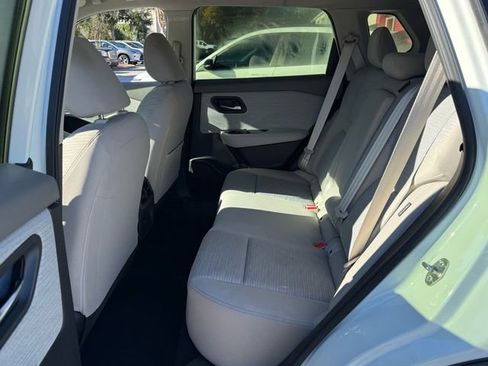 Used 2023 Nissan Rogue SV image 9