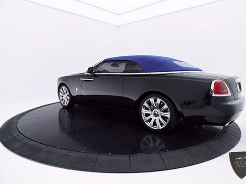 Used 2019 Rolls-Royce Dawn RWD image 14