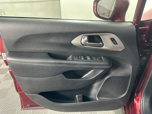 Used 2020 Chrysler Pacifica Touring-L w/ Advanced Safetytec Group AWD/4WD image 6