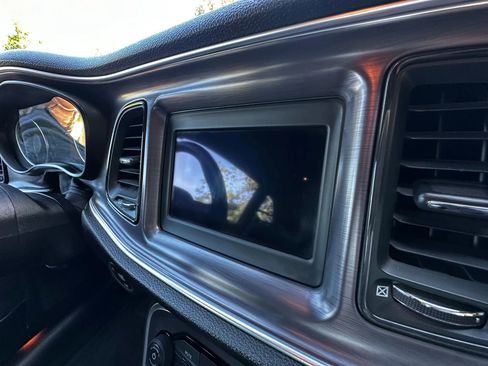 Used 2018 Dodge Challenger SXT RWD image 27
