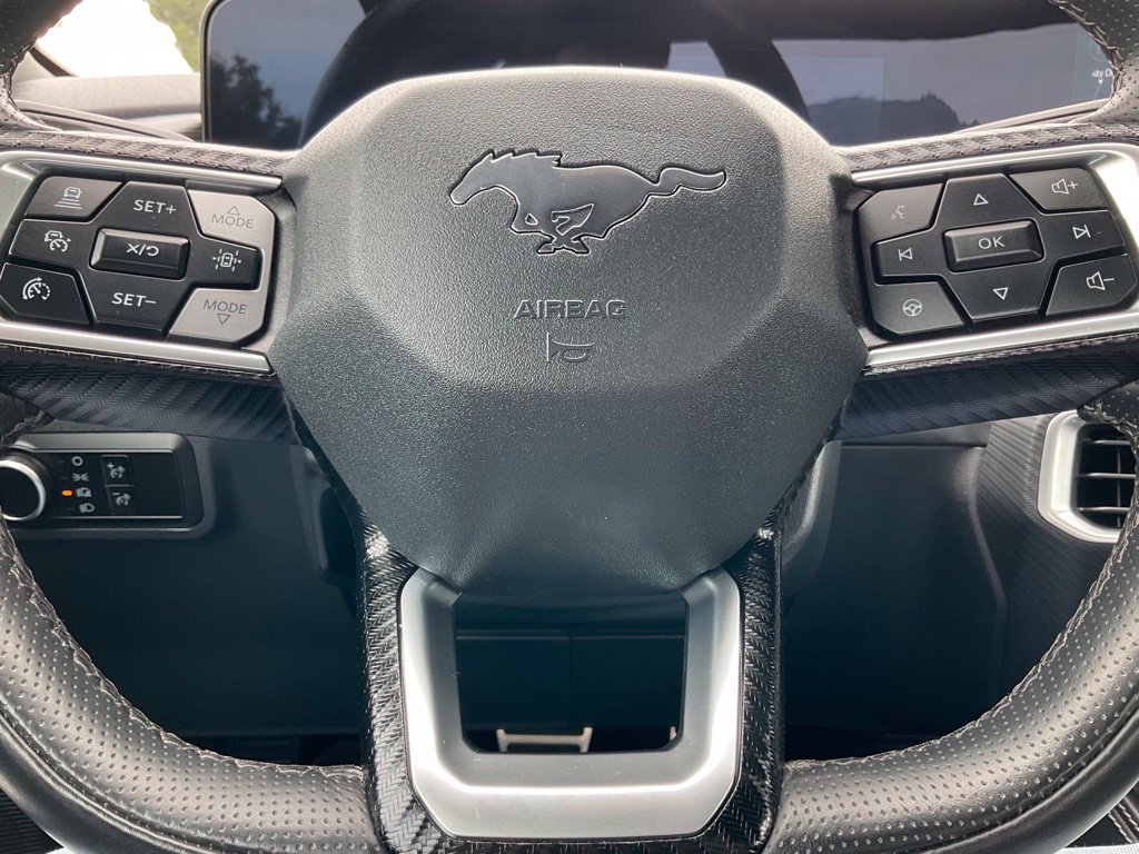 Used 2025 Ford Mustang GT Premium RWD image 34