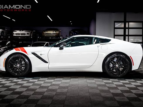 Used 2019 Chevrolet Corvette Stingray Coupe w/ 1LT RWD image 12