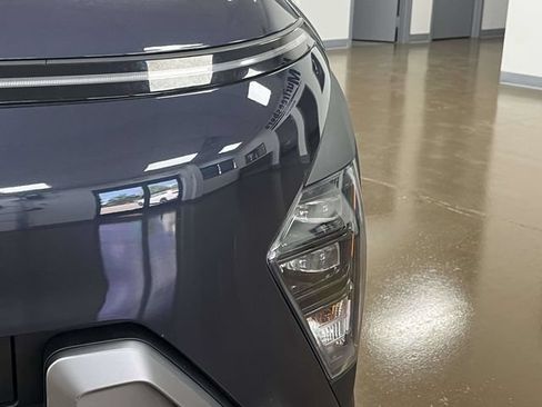 Used 2024 Hyundai Kona SEL AWD/4WD image 9