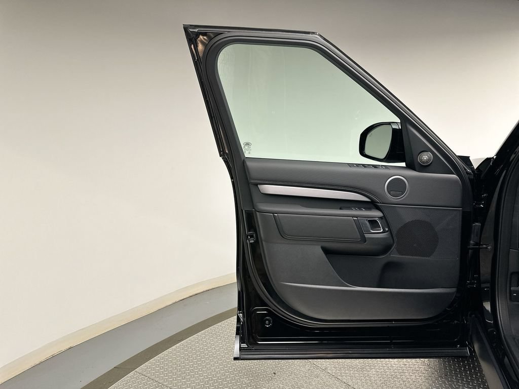 New 2026 Land Rover Discovery Dynamic SE AWD/4WD image 9