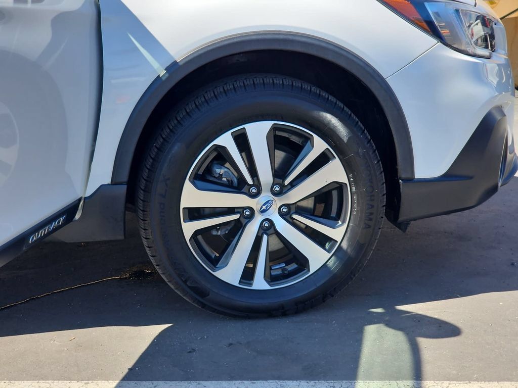 Used 2019 Subaru Outback 3.6R Limited AWD/4WD image 39