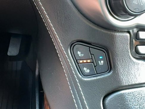 Used 2018 Chevrolet Tahoe Premier image 36