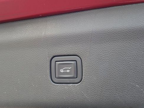 Used 2023 Buick Enclave Essence w/ Experience Buick Package image 31