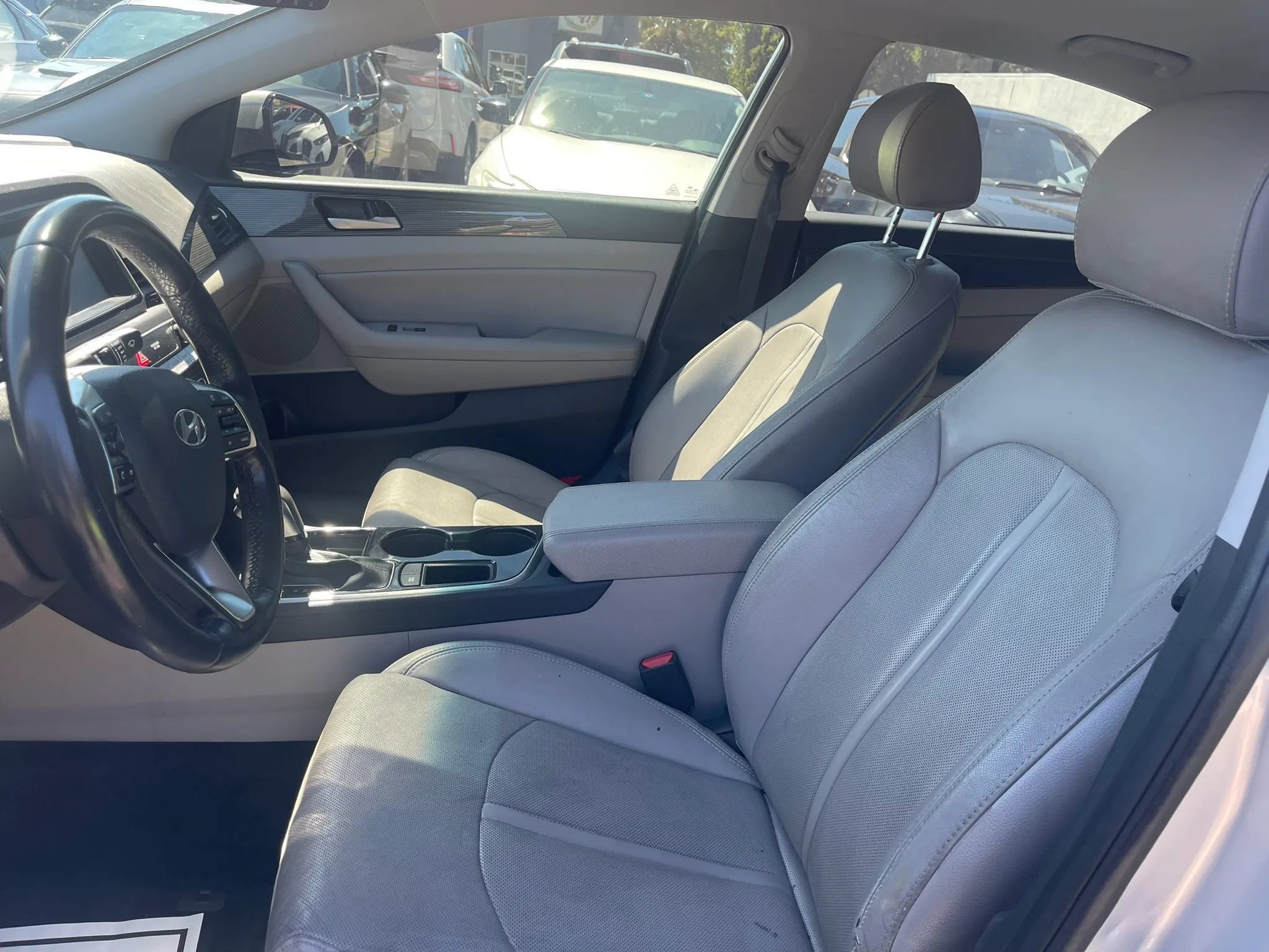 Used 2018 Hyundai Sonata Limited w/ Cargo Package FWD image 7