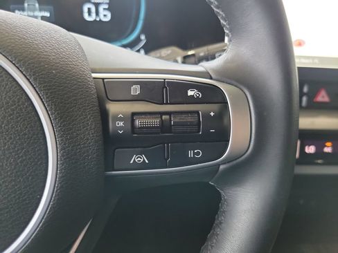 Used 2025 Kia Sportage EX FWD image 20