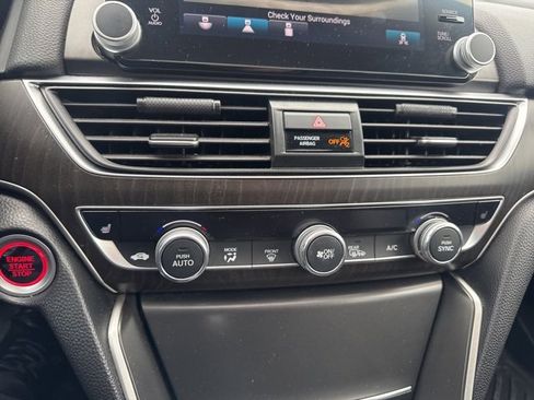 Certified 2018 Honda Accord EX image 22