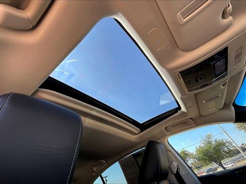 Used 2020 Lexus ES 350 w/ Luxury Package image 30