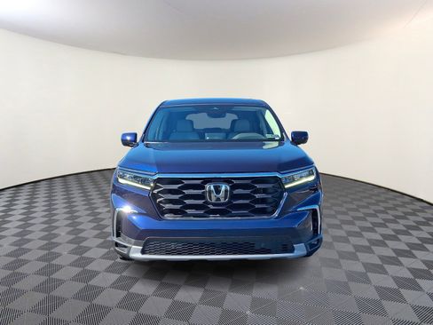 Used 2025 Honda Pilot EX-L image 2