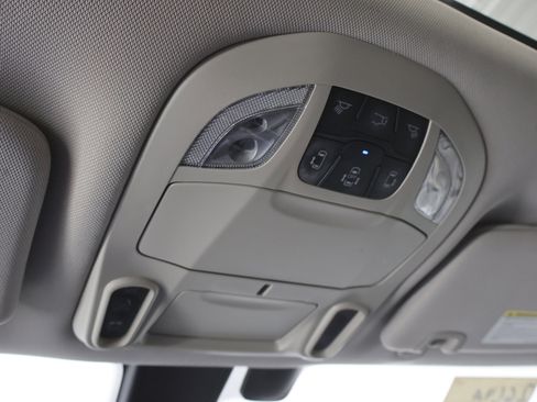 Used 2019 Chrysler Pacifica Limited w/ Tire & Wheel Group image 62