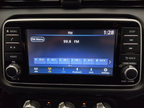 Used 2023 Nissan Versa S FWD image 25