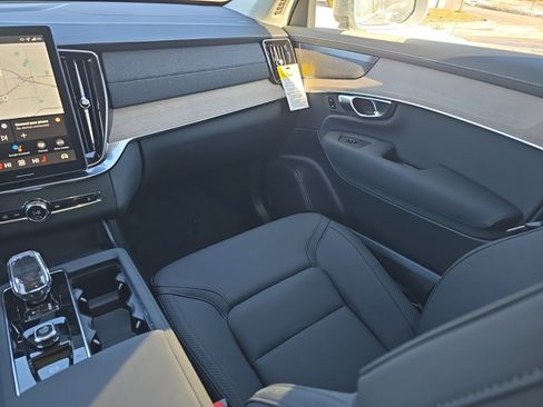 New 2026 Volvo XC90 B6 Plus w/ Protection Package image 22