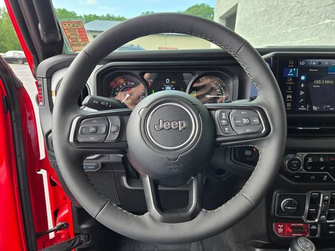 Used 2025 Jeep Wrangler Unlimited Sport S 4xe AWD/4WD image 17